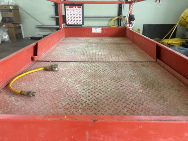 2020-skyjack-scissor-lift-image-13