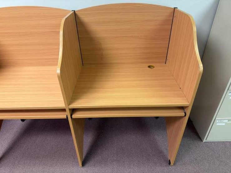 double-light-wood-laminate-study-carrel-unit.-image-4