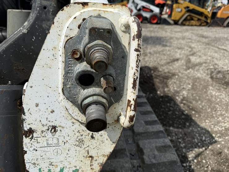 2019-bobcat-t740-image-11