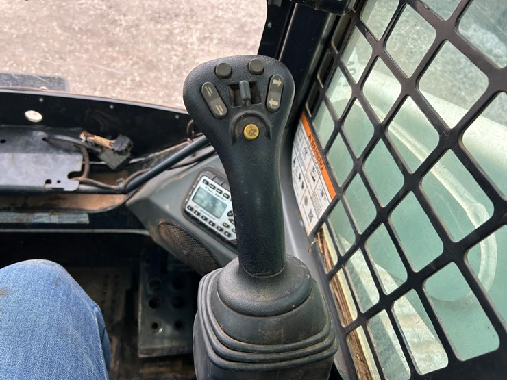 2019-bobcat-t770-image-21