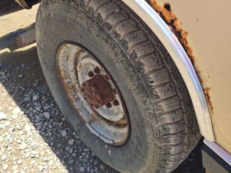 1985-dodge-ram-250-image-15