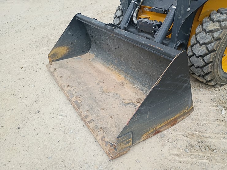 2022-deere-330g-image-49