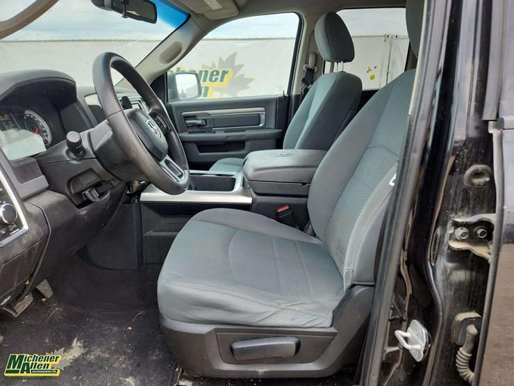 2014-dodge-1500-image-26