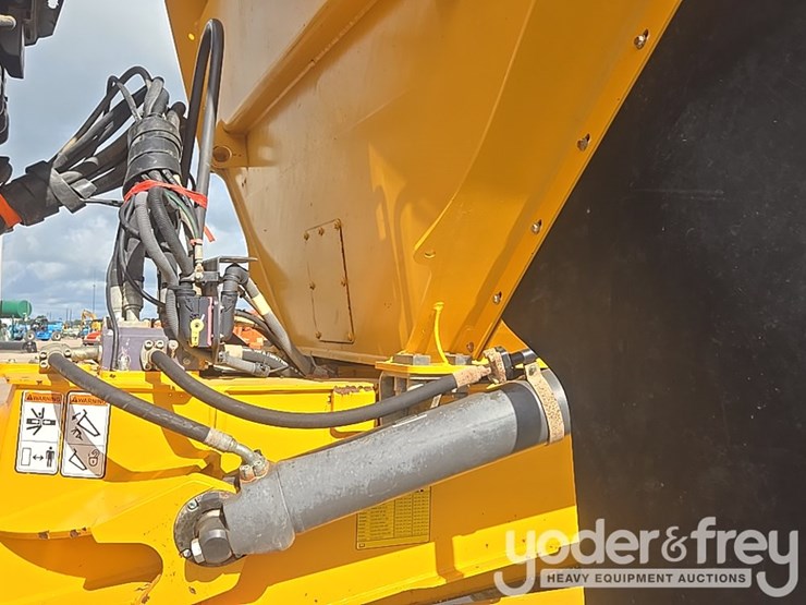2020-volvo-a25g-image-16