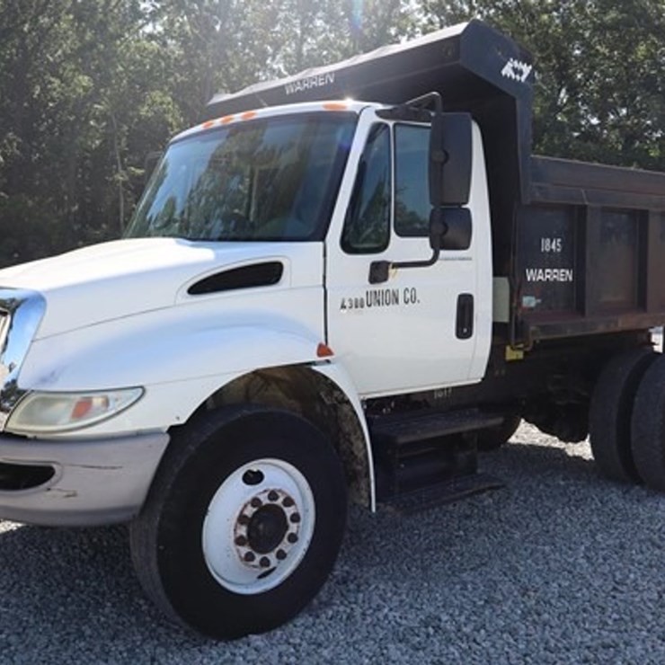 2005 INTERNATIONAL DURASTAR 4300