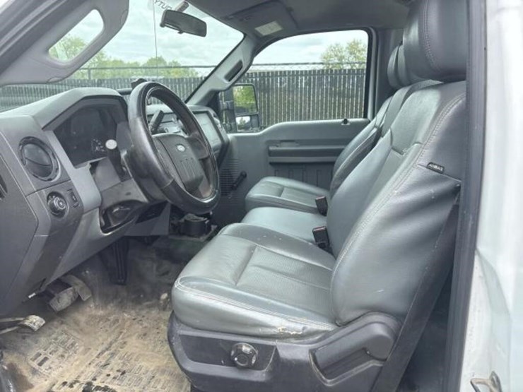 2015-ford-f250-xl-image-13