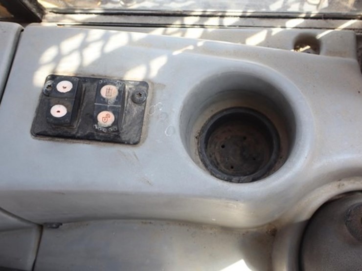 2012-caterpillar-d6n-xl-image-34