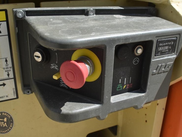 2014-jlg-3246es-image-12