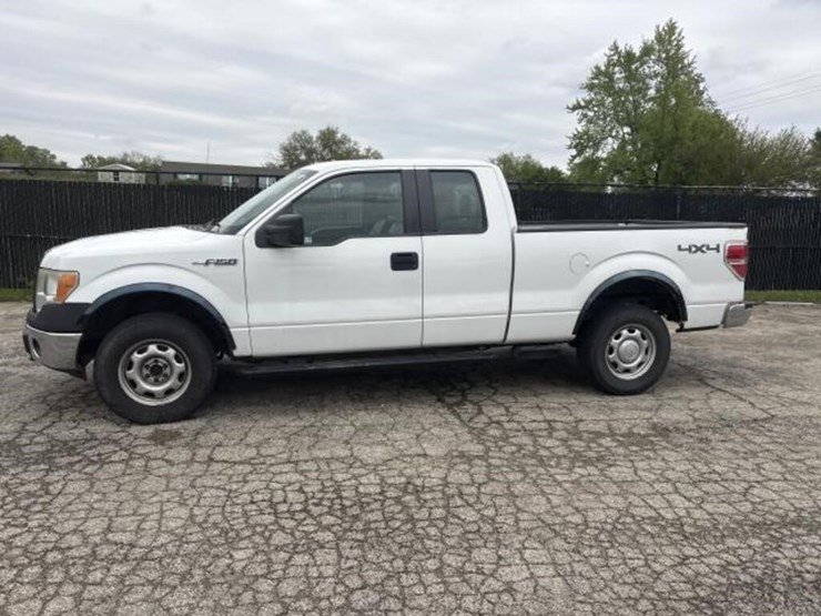 2012-ford-f150-xl-image-2