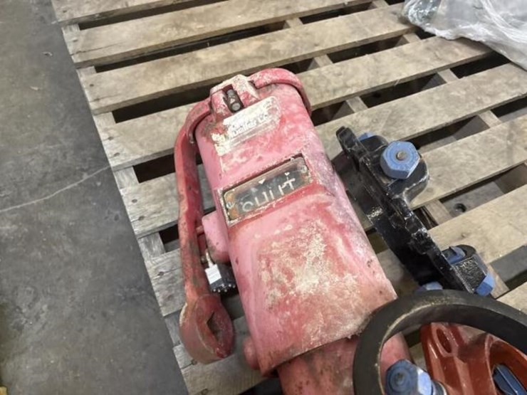 mueller-co.-wedge-gate-valves,-meter-and-parts-image-2