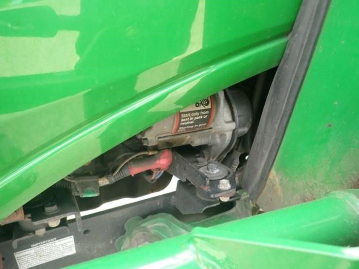 2011-john-deere-1023e-image-32