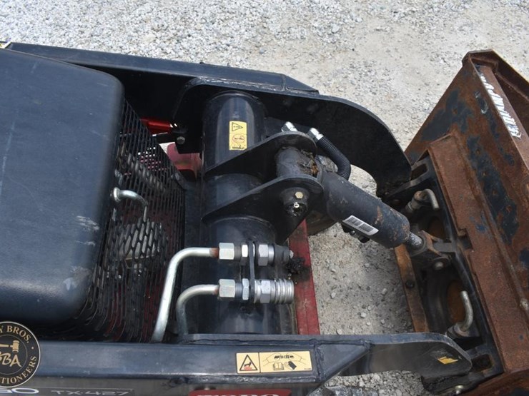 toro-dingo-tx427n-image-11