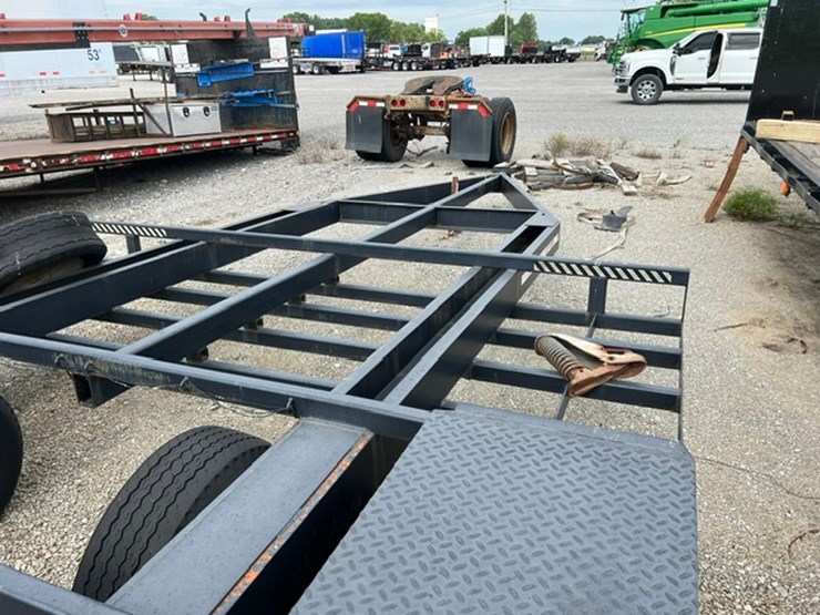 #580-•-donahue-combine-or-sprayer-trailer---located-in-osceola,-ar-image-9