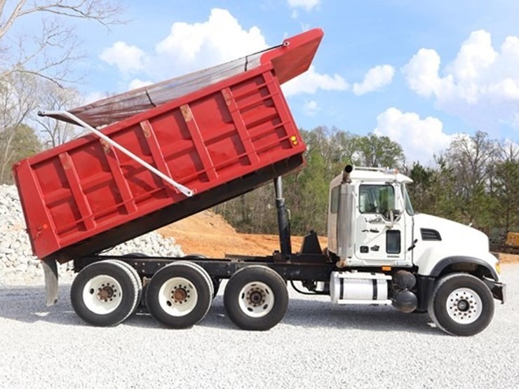 #516-•-2007-mack-cv713-tri-axle-dump-truck-image-6