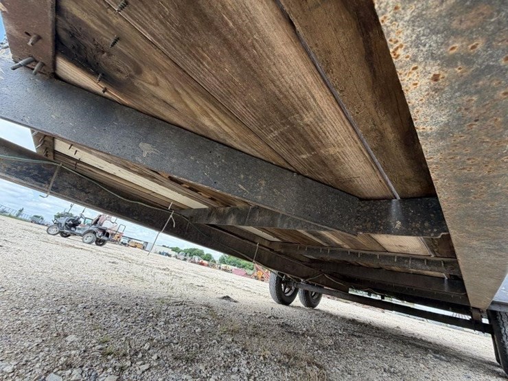l2---18'-lowboy-trailer-image-5