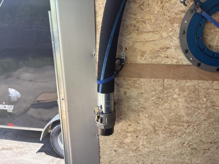 mueller-8in-gas-tapping-trailer-image-11