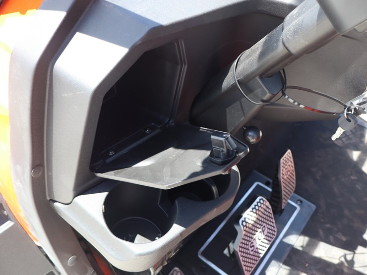 #112-•-6-seater-electric-golf-cart-image-16