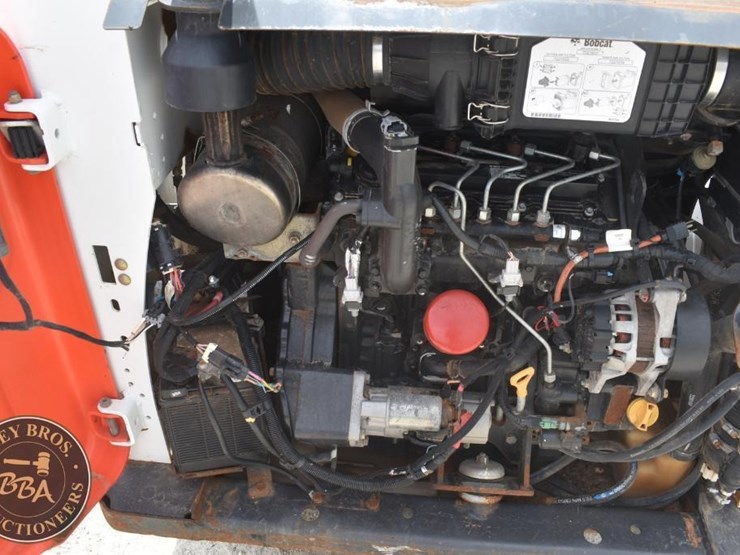 2016-bobcat-s570-image-27