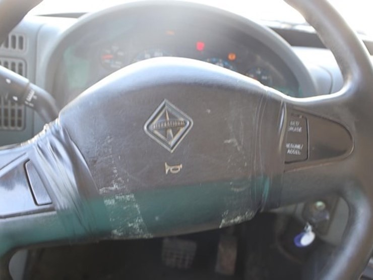 2005-international-durastar-4300-image-31