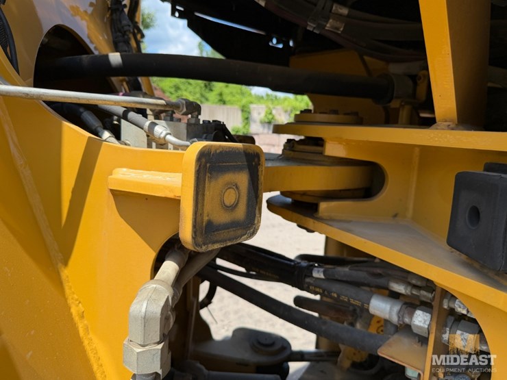 2014-caterpillar-930k-image-19