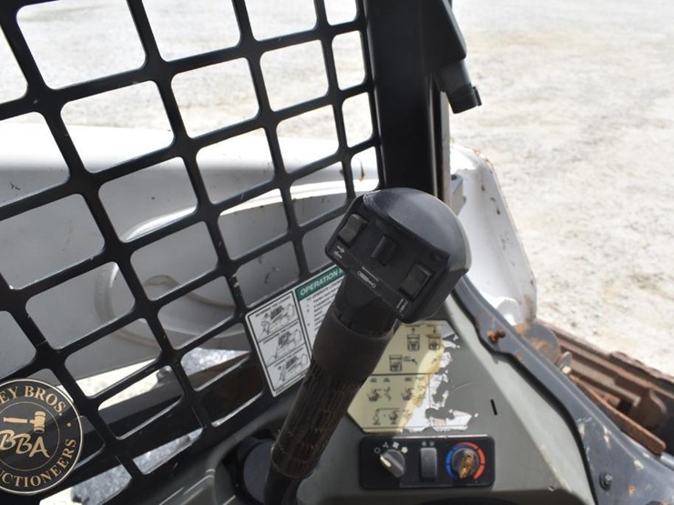 2016-bobcat-s570-image-16