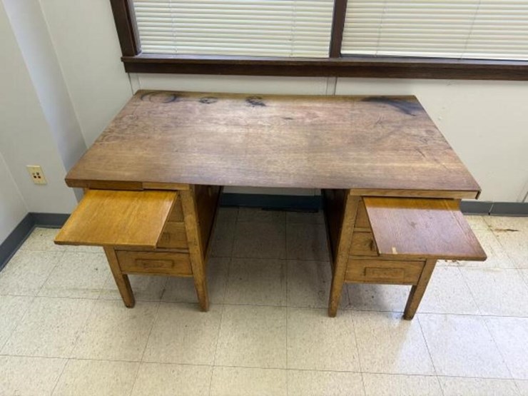 6-drawer-wood-desk-image-8