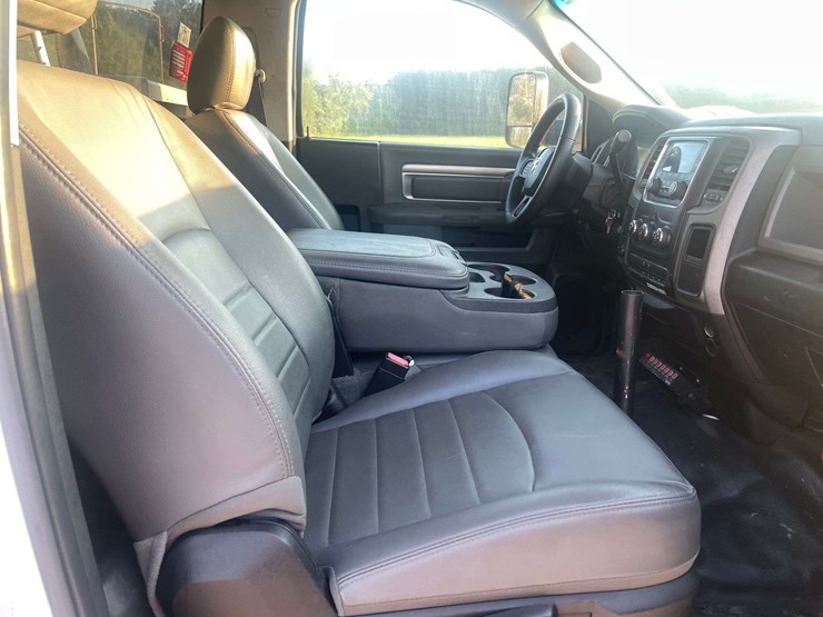 2015-ram-4500-tradesman-image-17