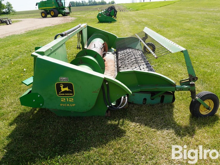 john-deere-212-image-4