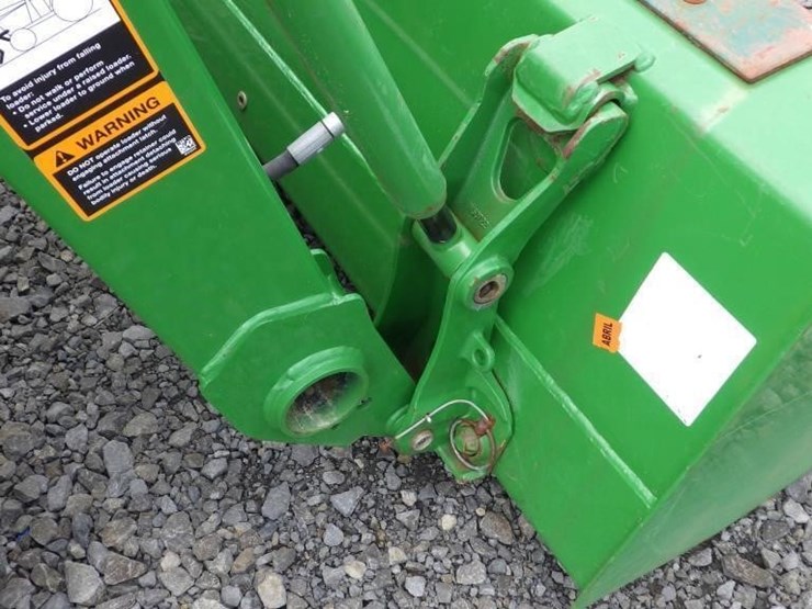 john-deere-3032e-image-16
