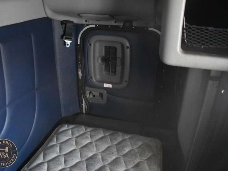 2012-peterbilt-386-image-48