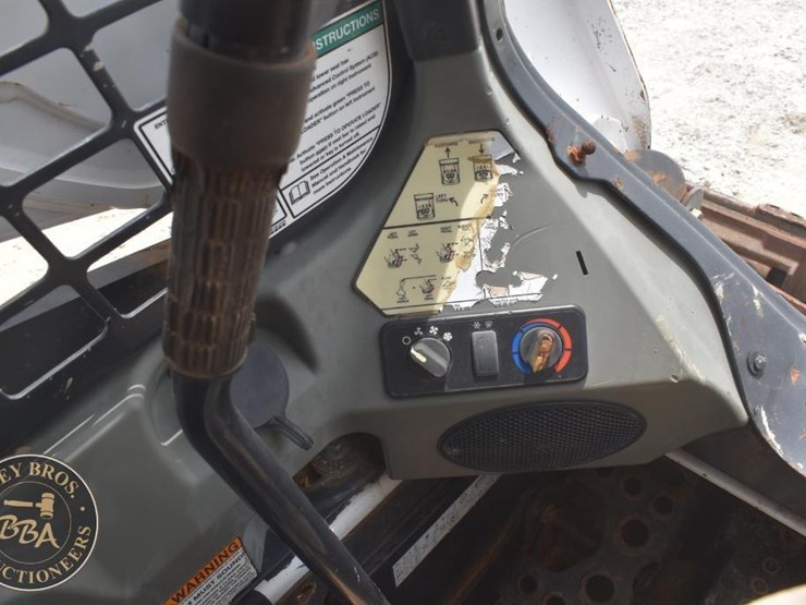 2016-bobcat-s570-image-15