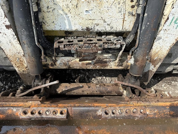 2019-bobcat-t740-image-10
