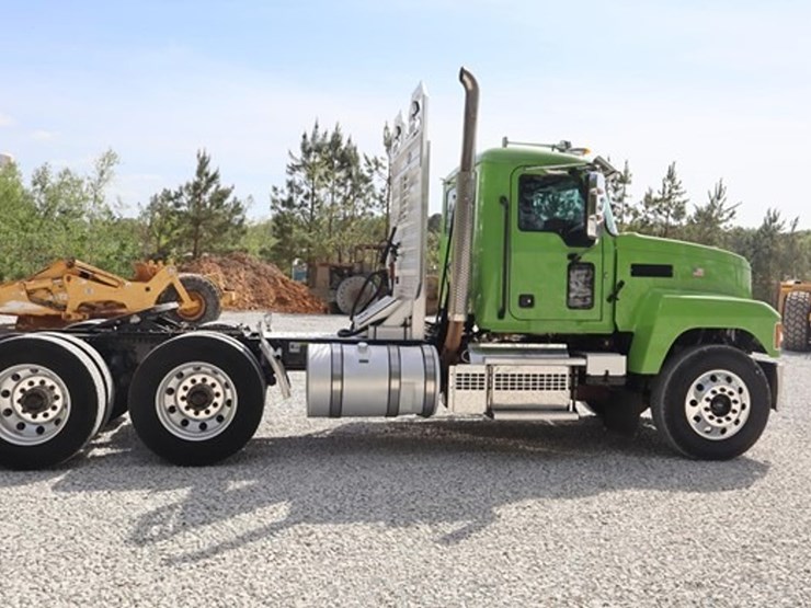 #538-•-2019-mack-pi64t-day-cab-truck-image-6