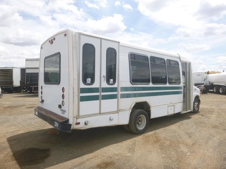 2002-ford-e450-image-4