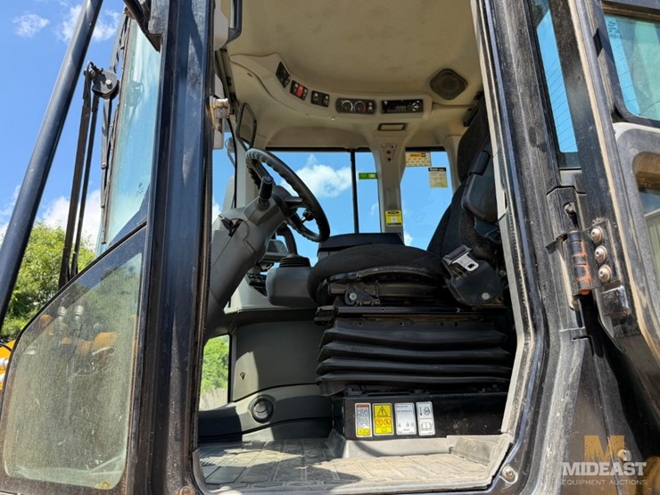 2014-caterpillar-930k-image-24