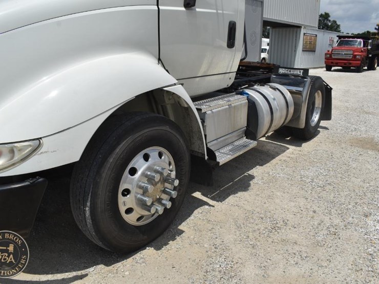 2015-international-transtar-8600-image-10