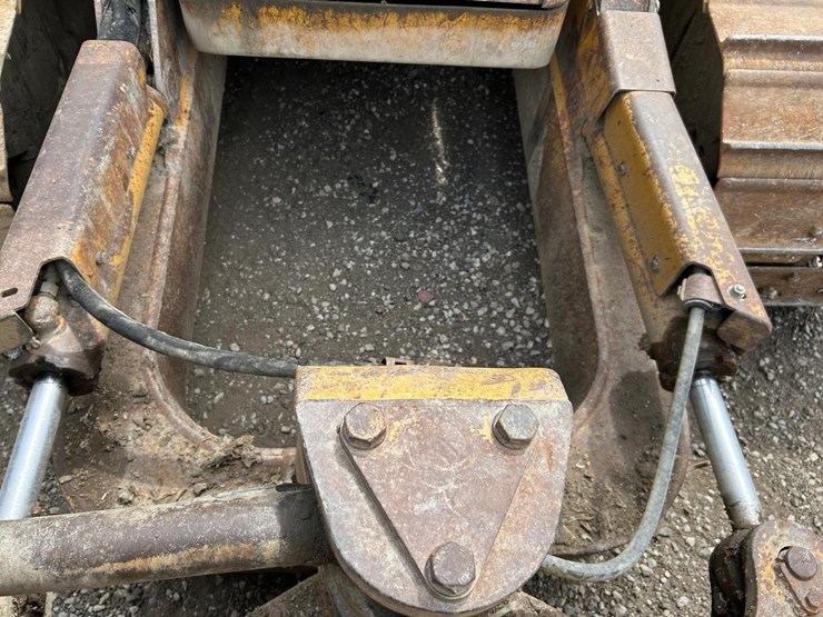 caterpillar-d6n-lgp-image-10