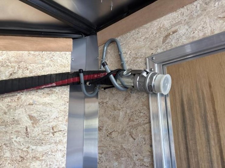 mueller-4–6in-gas-line-tapping-&-stopping-trailer-image-55