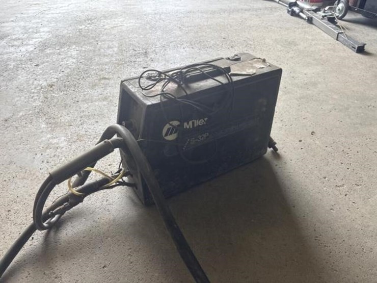 miller-s-32p-voltage-sensing-wire-feeder-image-2