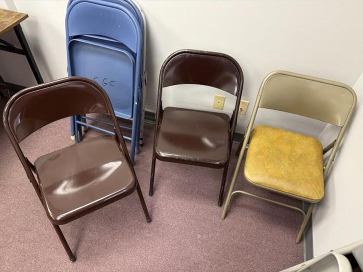 (9)-metal-folding-chairs,-various-colors-image-3