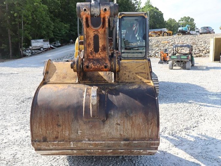 2017-deere-210g-image-26