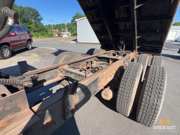 2001-kenworth-t300-image-14