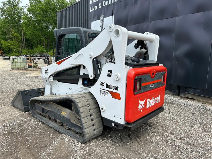2023-bobcat-t770-image-2