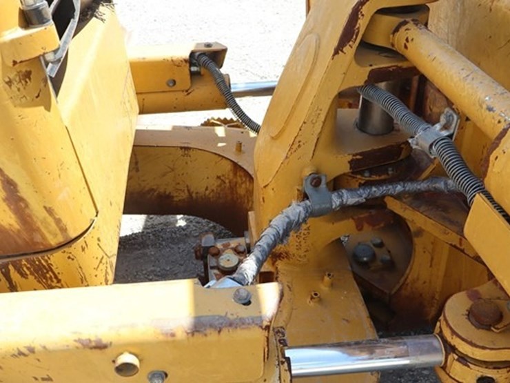 2012-caterpillar-d6n-xl-image-19