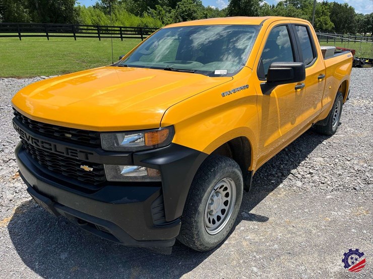 2021-chevrolet-silverado-4x4-pickup-truck-image-12