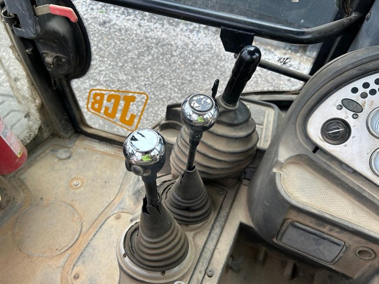 jcb-214-image-24