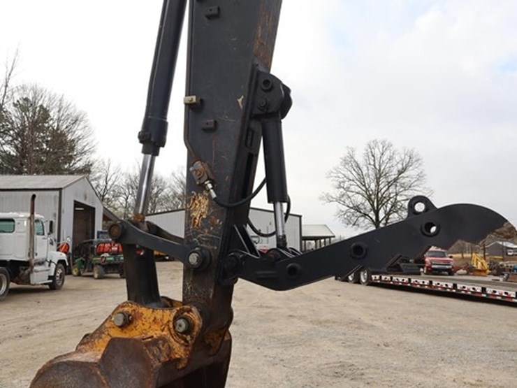 2016-deere-135g-image-11