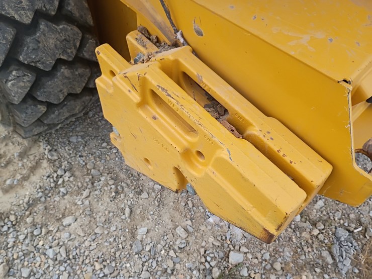 2022-deere-330g-image-26