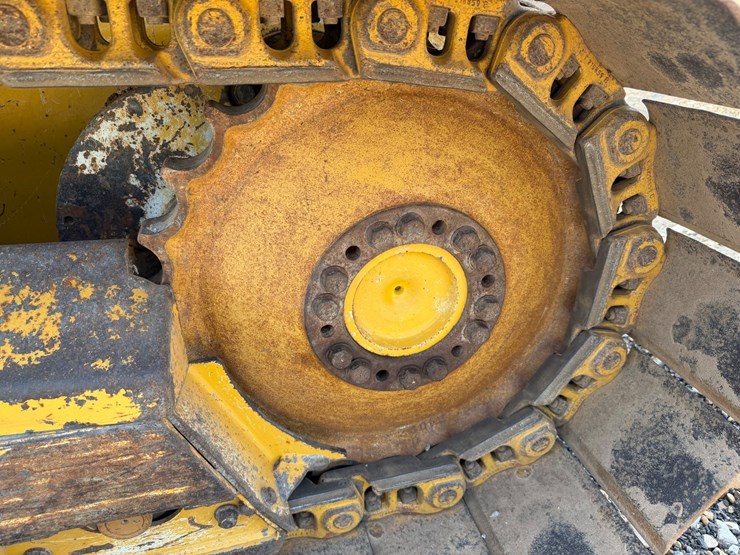 2018-deere-650k-lgp-image-10