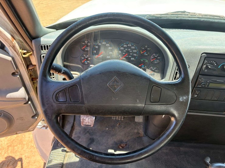 2006-international-durastar-4300-image-12
